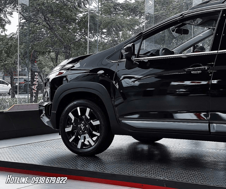 xpander cross đen 2026
